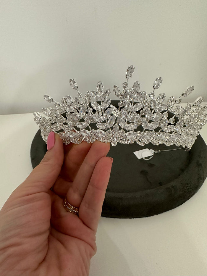Diadema stil coroana cu pietricele pentru mireasa